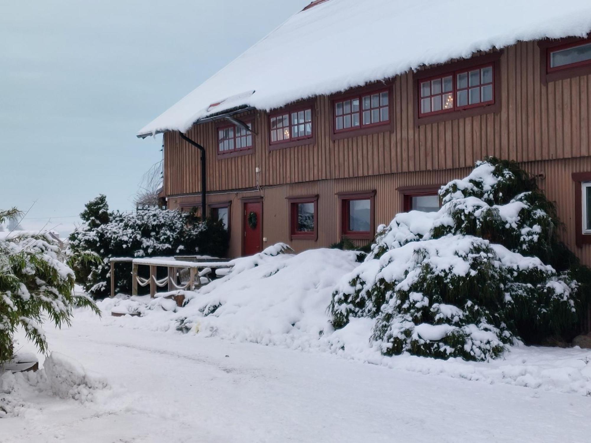 Flora Dekor Gaestgard Guest House Alingsas Exterior photo