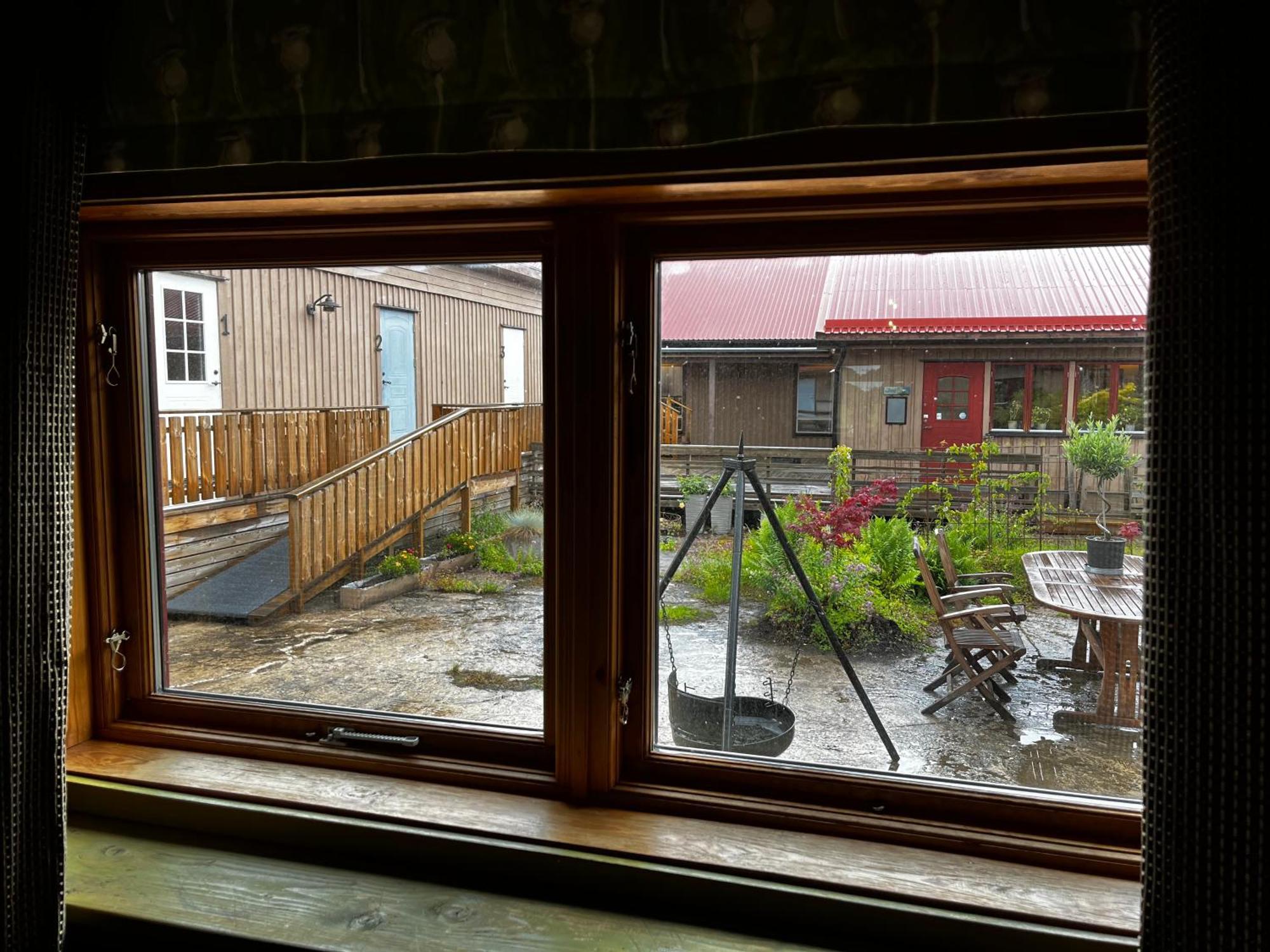 Flora Dekor Gaestgard Guest House Alingsas Exterior photo