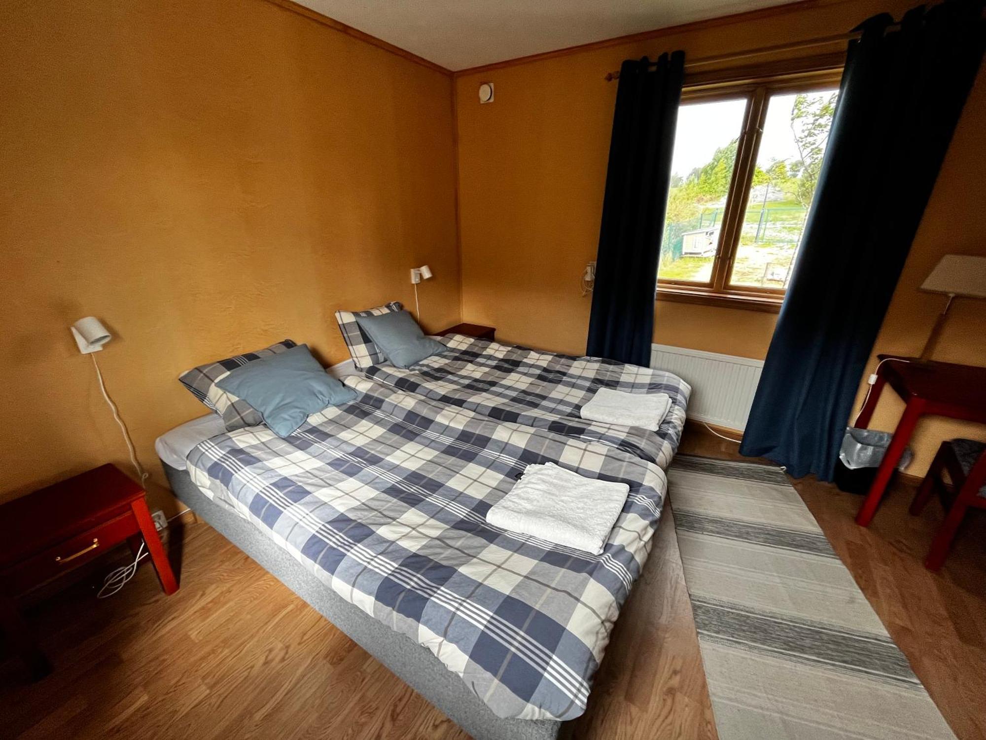 Flora Dekor Gaestgard Guest House Alingsas Exterior photo
