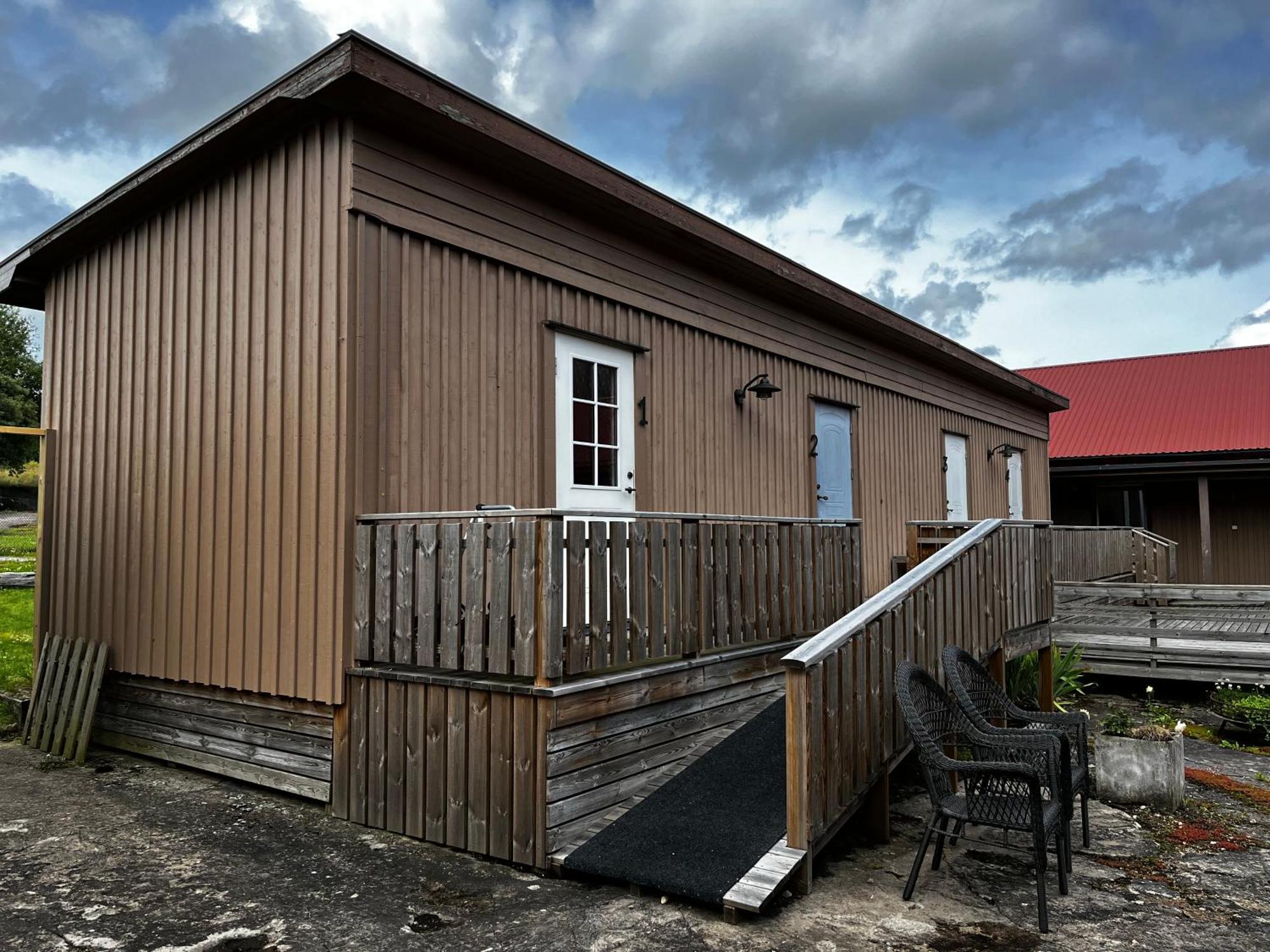 Flora Dekor Gaestgard Guest House Alingsas Exterior photo